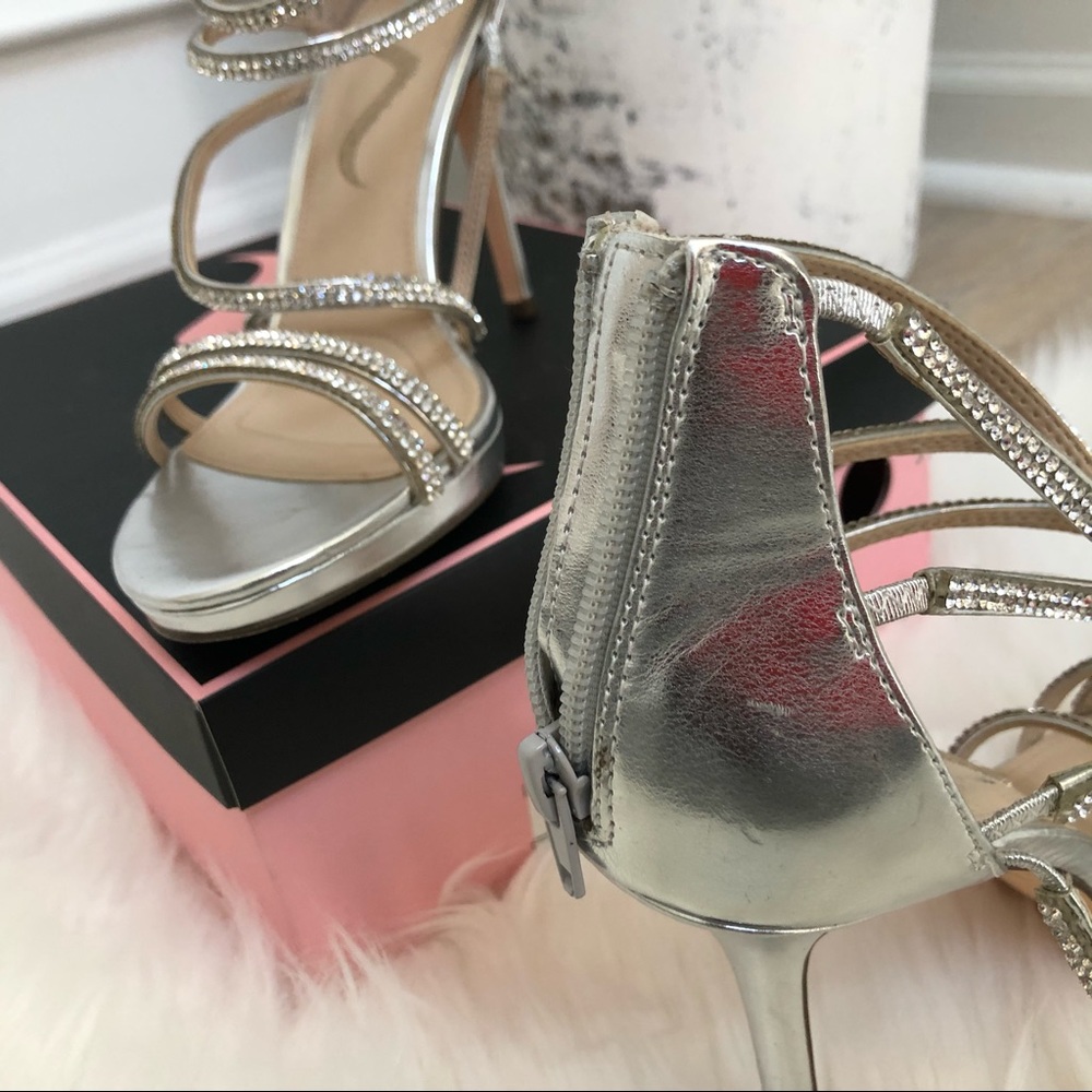 Ryba-MY Sliver Titan NIna size 9 M Glam Sandals